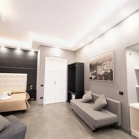 Gasthof Royal House Centro, By Clapa Group
