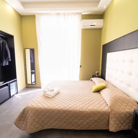 Royal House Centro, By Clapa Group