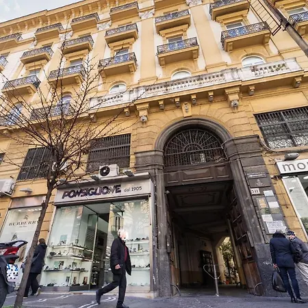 Royal House Centro, By Clapa Group ナポリ